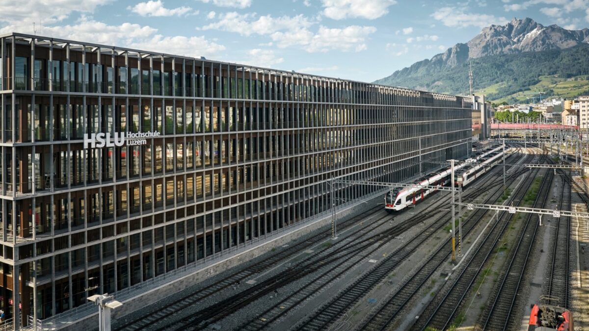 Hochschule Luzern (HSLU)